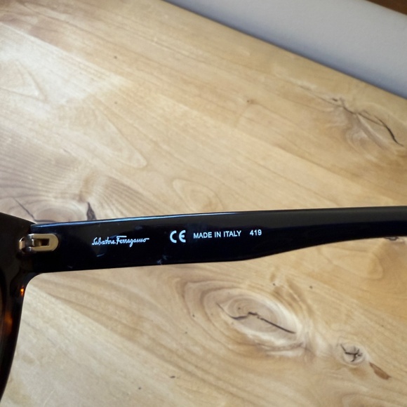 SALVATORE FERRAGAMO SUNGLASSES TORTOISE SHELL AMBER LENS SF675S 214 CLASSIC - Picture 9 of 11